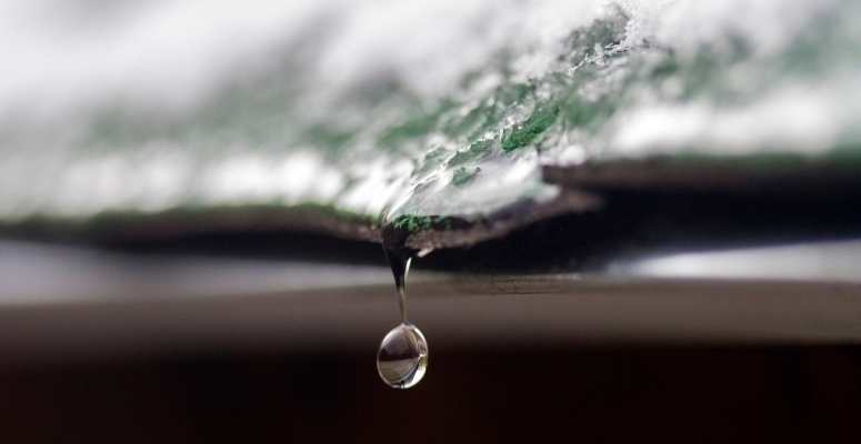 Drip edge on a roof